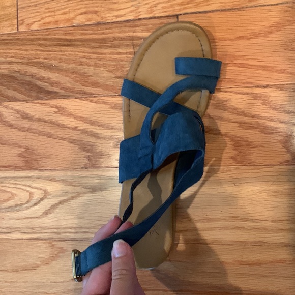 Franco Sarto Blue Suede Flat Sandals size 8! - Picture 2 of 3